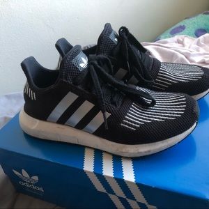 ❄️ ADIDAS SWIFT RUN ❄️